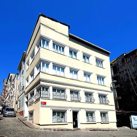 Efe Apartment *