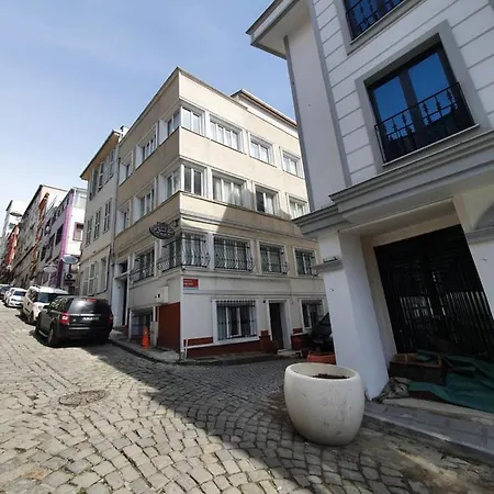 Efe Apartment *