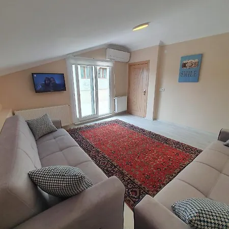 Efe Apartment *