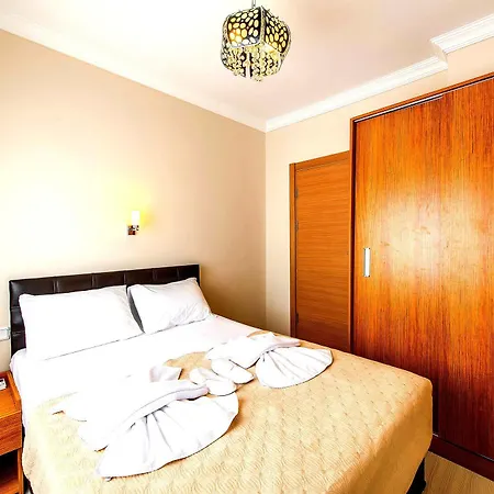 Efe Apartment *