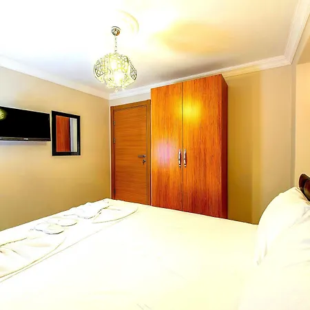 Efe Apartment *